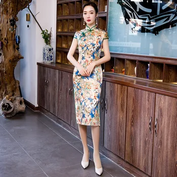 Spring New Rayon Short Chinese Traditional Women Qipao Vintage Oriental Female Cheongsam Novelty Chinese Formal Dress M - 4XL
Spring New Rayon Short Chinese Traditional Women Qipao Vintage Oriental Female Cheongsam Novelty Chinese Formal Dress M - 4XL
