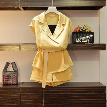 plus size Summer women two piece set 2020 korean loose v neck sleeveless blouse and high waist wide leg shorts suits workwear
plus size Summer women two piece set 2020 korean loose v neck sleeveless blouse and high waist wide leg shorts suits workwear