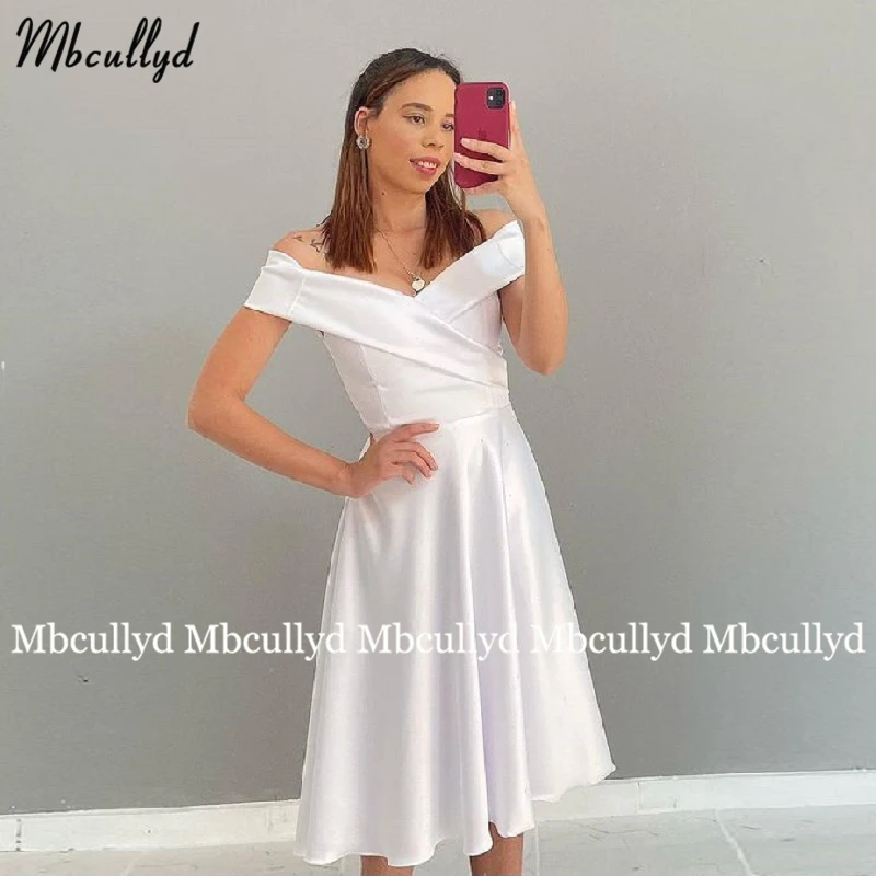 Simple V-Neck Satin Cocktail Dress Off the Shoulder A Line White Knee Length Prom Gowns Graduation Formal Party Dresses
Simple V-Neck Satin Cocktail Dress Off the Shoulder A Line White Knee Length Prom Gowns Graduation Formal Party Dresses
