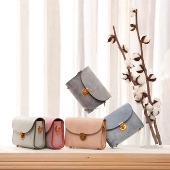 New 2020 original hand-made vegetable tanned leather bag hand-held cross-body bag cow leather retro women's bag mist wax leather 
New 2020 original hand-made vegetable tanned leather bag hand-held cross-body bag cow leather retro women's bag mist wax leather