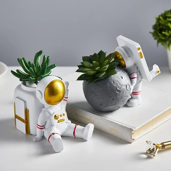 ASTRONAUT RESIN VASE HOME DECORATION ACCESSORIES MODERN FLOWER VASE STUDY DESK COUNTERTOP VASE MULTI-PURPOSE SMALL POTTED PLANT
ASTRONAUT RESIN VASE HOME DECORATION ACCESSORIES MODERN FLOWER VASE STUDY DESK COUNTERTOP VASE MULTI-PURPOSE SMALL POTTED PLANT