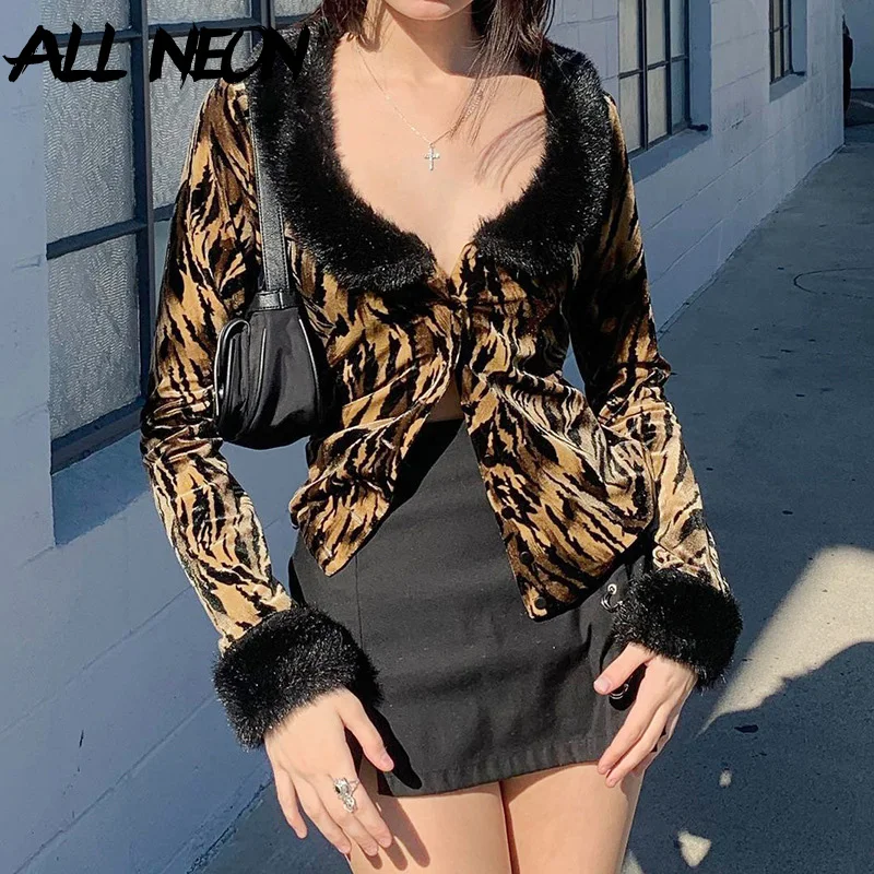 ALLNeon 2000s Aesthetics Tiger Pattern Y2K Tops Vintage Fur Collar Single-breasted Long Sleeve Outerwears E-girl Fashion Outfits
ALLNeon 2000s Aesthetics Tiger Pattern Y2K Tops Vintage Fur Collar Single-breasted Long Sleeve Outerwears E-girl Fashion Outfits