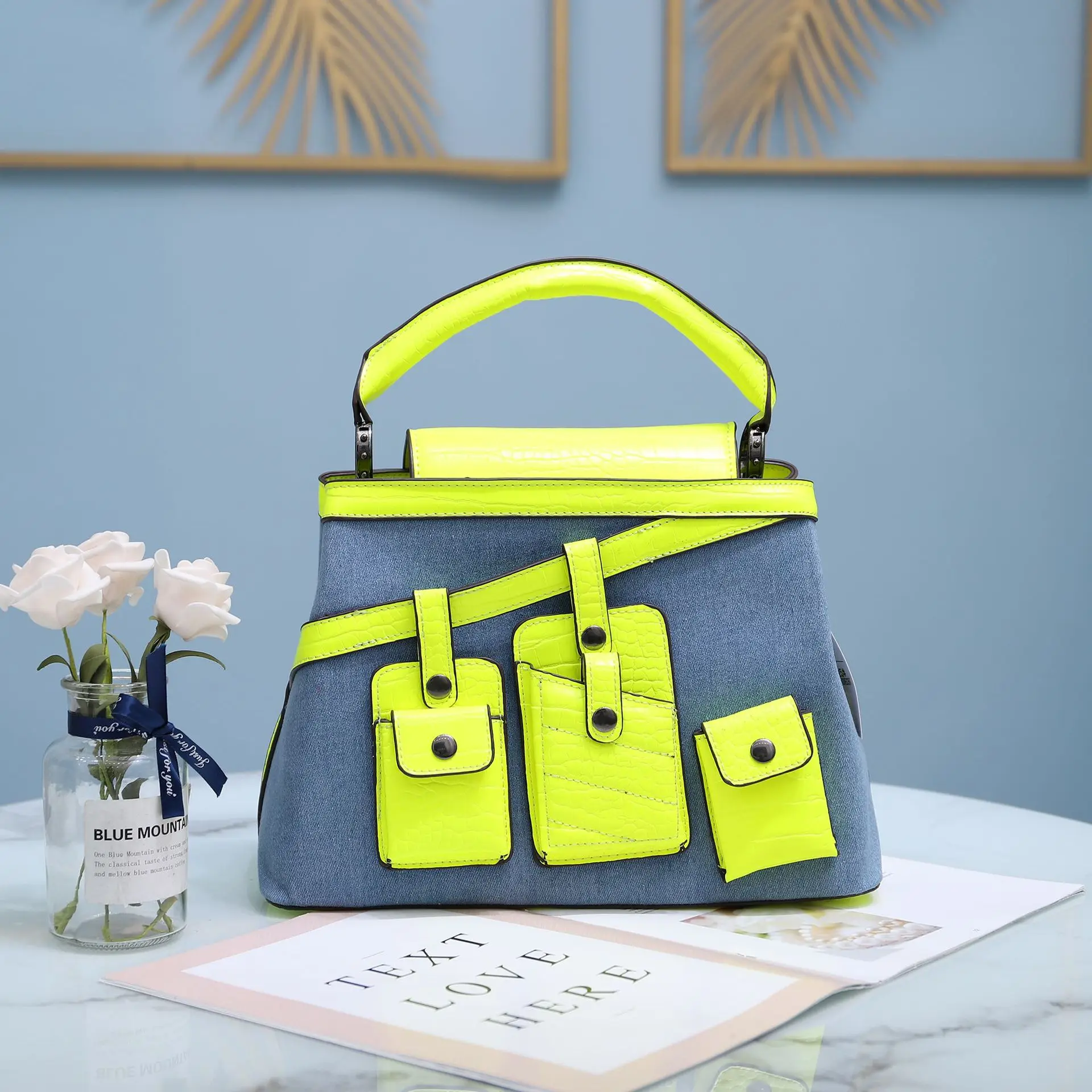 2020 New Famous Design Shoulder Messenger Bags Colorblock Patchwork Luxury Fashion Women Purse and Handbags Denim Crossbar Bag
2020 New Famous Design Shoulder Messenger Bags Colorblock Patchwork Luxury Fashion Women Purse and Handbags Denim Crossbar Bag