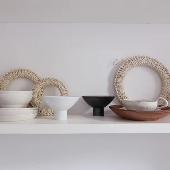 Natural Corn Shell Pot Holder Japan Style Handmade Round Hanging Decorations Tea Pot Placemat Heat Proof Mats Home Kitchen Decor 
Natural Corn Shell Pot Holder Japan Style Handmade Round Hanging Decorations Tea Pot Placemat Heat Proof Mats Home Kitchen Decor
