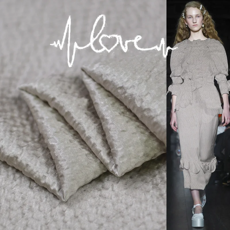 100cm*110cm Elegant Silk Dress Fabric Pure Silk Seersucker Charmeuse Material Gray 
100cm*110cm Elegant Silk Dress Fabric Pure Silk Seersucker Charmeuse Material Gray