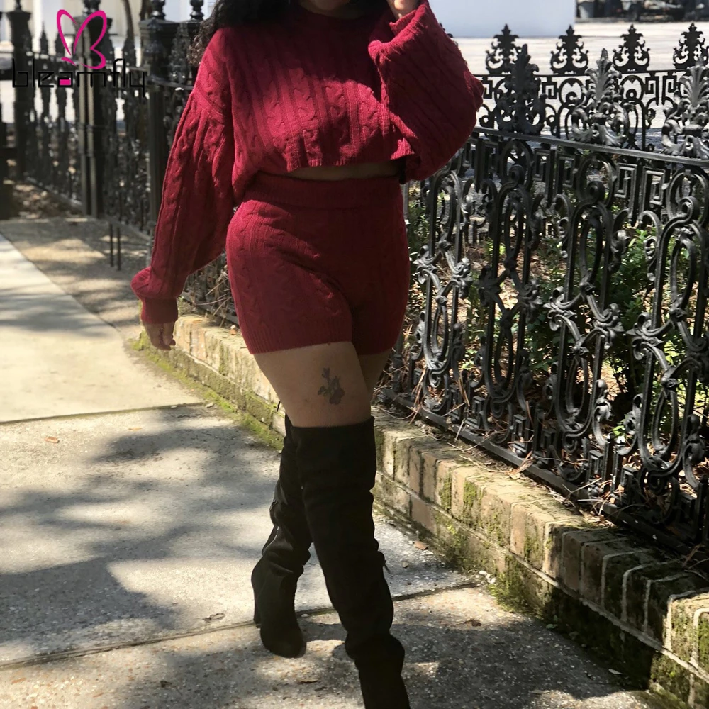 Crochet Sweater Two Piece Set O-neck Long Sleeve Crop Top + Bodycon Shorts Matching Sets Autumn Winter Outfits Women Casual Suit
Crochet Sweater Two Piece Set O-neck Long Sleeve Crop Top + Bodycon Shorts Matching Sets Autumn Winter Outfits Women Casual Suit