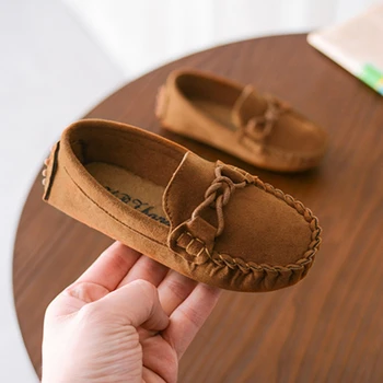 2020 Kids Soft Loafers Children Flats Casual Boat Shoes Boys Girls Shoes Children's Wedding Moccasins Leather Shoes S
2020 Kids Soft Loafers Children Flats Casual Boat Shoes Boys Girls Shoes Children's Wedding Moccasins Leather Shoes S