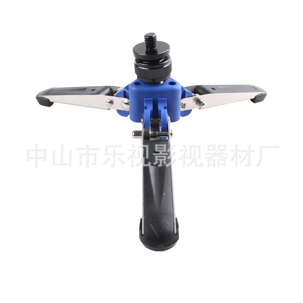 Three-jaw Support Rack Monopod Support DV Photography Independent Scaffold Accessories Tripod Support Base 1/4 3/8 Screw
Three-jaw Support Rack Monopod Support DV Photography Independent Scaffold Accessories Tripod Support Base 1/4 3/8 Screw