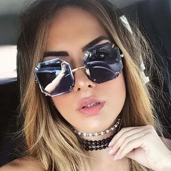 Luxury Sunglasses Women Brand Desgin Alloy Frame Blue Red Lens Lady Sun Glasses Men Goggle UV400 Eyeglasses 
Luxury Sunglasses Women Brand Desgin Alloy Frame Blue Red Lens Lady Sun Glasses Men Goggle UV400 Eyeglasses