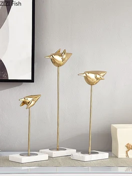 Pure Copper Birdie Statue Simple Ornaments Golden Bird Statuette Desk Decor Imitation Marble Base Crafts Modern Home Decoration 
Pure Copper Birdie Statue Simple Ornaments Golden Bird Statuette Desk Decor Imitation Marble Base Crafts Modern Home Decoration