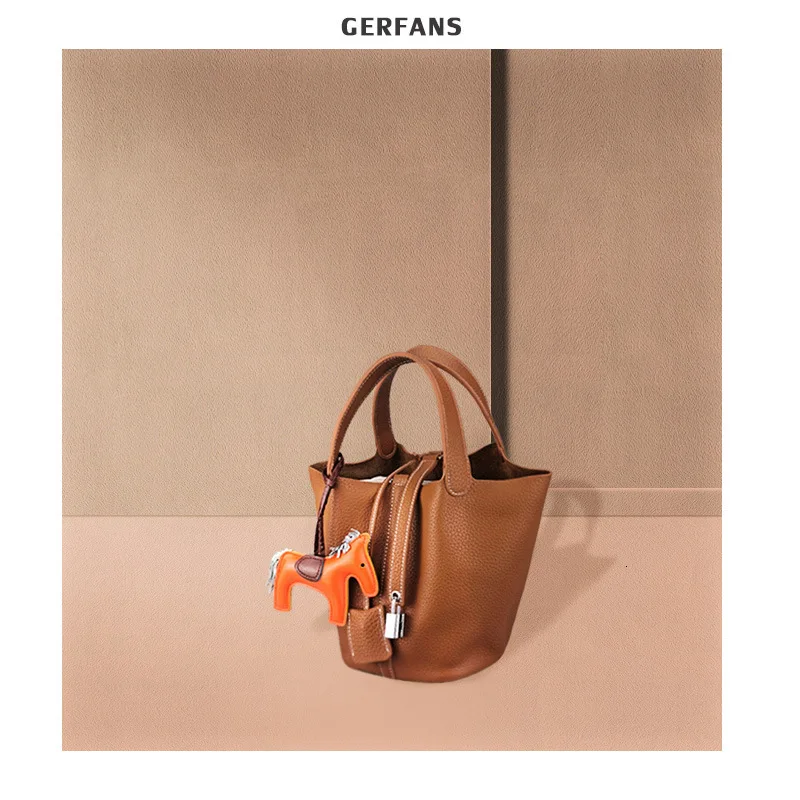2019 Leather Bucket Package Litchi Grain Head Layer Cowhide Concise Take The Hand Handbag Classic Basket New Design korean Style
2019 Leather Bucket Package Litchi Grain Head Layer Cowhide Concise Take The Hand Handbag Classic Basket New Design korean Style