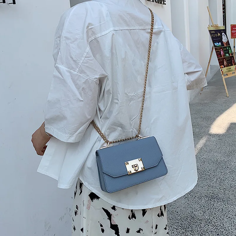 New Type of Stereotyped Small Square Bag with Metal Lock Chain, Single Shoulder and Oblique Crossing for Women's Bag in 2019
New Type of Stereotyped Small Square Bag with Metal Lock Chain, Single Shoulder and Oblique Crossing for Women's Bag in 2019