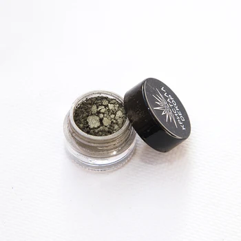 Eye shadow "light khaki-satin" T21
Eye shadow "light khaki-satin" T21