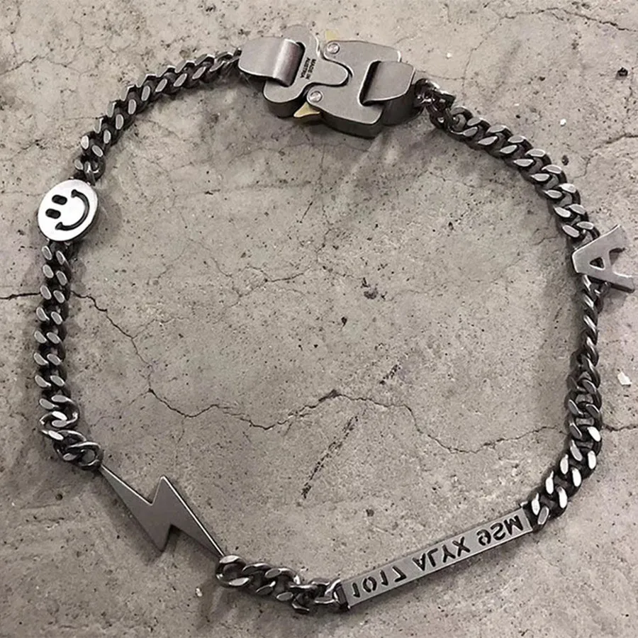 ALYX Necklace Good Quality Hip Hop Smiley Pearl ALYX Accessories Titanium Steel Metal ALYX Hero Chain Necklace
ALYX Necklace Good Quality Hip Hop Smiley Pearl ALYX Accessories Titanium Steel Metal ALYX Hero Chain Necklace