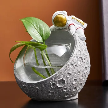 Nordic Style Creative Astronaut Personality Glass Transparent Hydroponi Green Plant Ornament Coffee Shop Shelf Decoration Flower
Nordic Style Creative Astronaut Personality Glass Transparent Hydroponi Green Plant Ornament Coffee Shop Shelf Decoration Flower