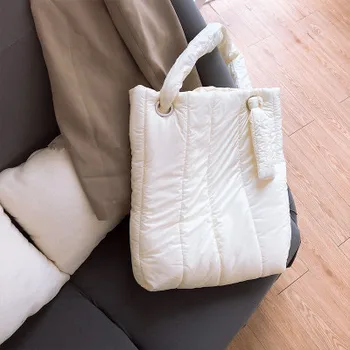 NEW Women Tote Bag Space Cotton Handbags Down Feather Padded Shoulder Bags Large Capacity Winter Nylon Lattice Warm Bag
NEW Women Tote Bag Space Cotton Handbags Down Feather Padded Shoulder Bags Large Capacity Winter Nylon Lattice Warm Bag