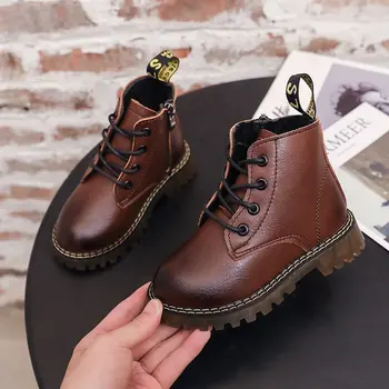 2020 Autumn Leather Children Boots British Style Baby Girls Shoes Boots for Boys Kids Snow Boot Student Casual Shoes SC222 
2020 Autumn Leather Children Boots British Style Baby Girls Shoes Boots for Boys Kids Snow Boot Student Casual Shoes SC222