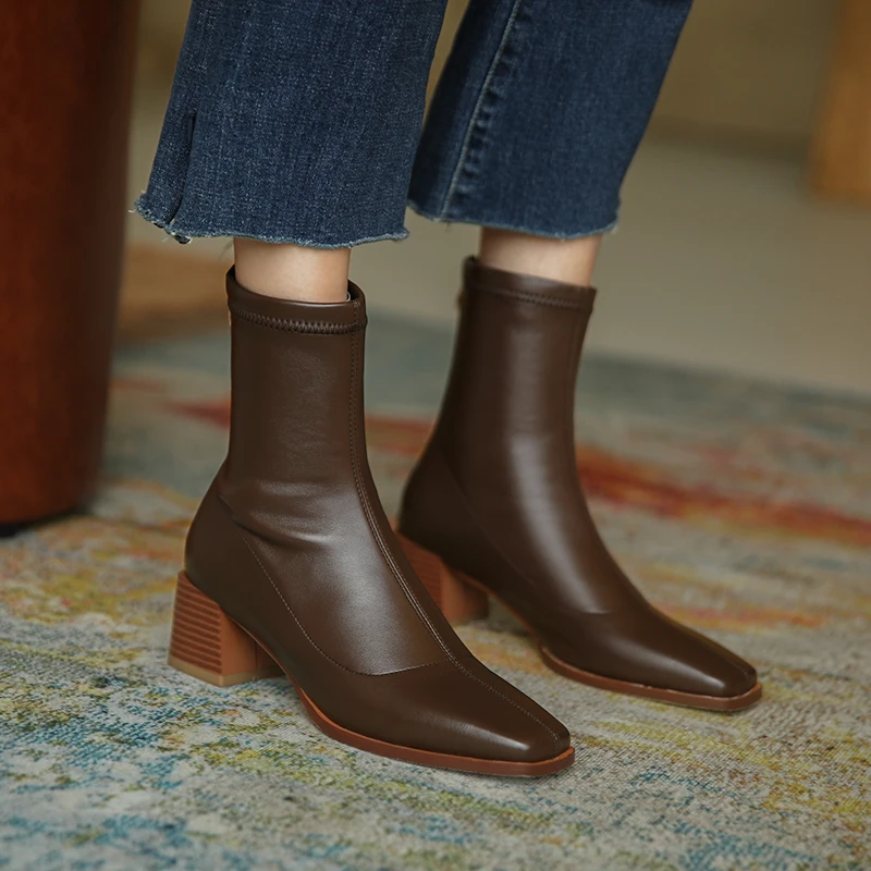 2020 spring and autumn new fashion wild leather women's boots elastic thin thin boots square head thick heel short boots X098
2020 spring and autumn new fashion wild leather women's boots elastic thin thin boots square head thick heel short boots X098