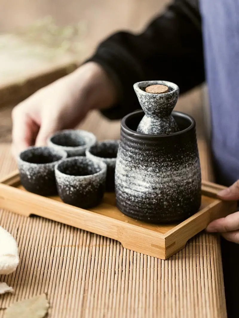 Japanese style ceramic retro sake set warm hot wine pot household yellow white wine bottle cup wine separator wineware gift box
Japanese style ceramic retro sake set warm hot wine pot household yellow white wine bottle cup wine separator wineware gift box
