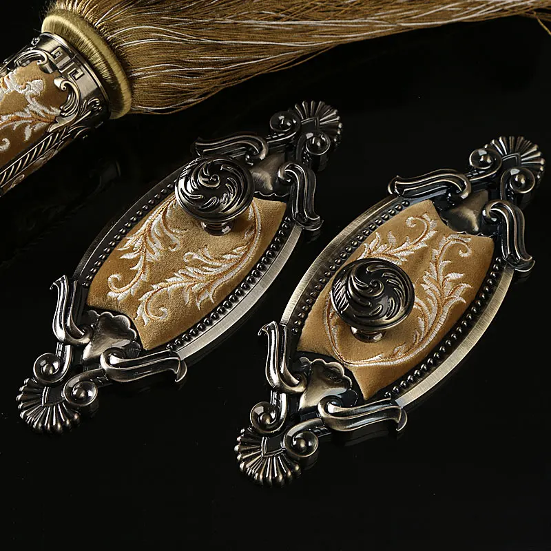 Hanging Ball Tassel Hanging Tassel Accessories Value Matching Package French Elegant Curtain Hook Wall Hook 
Hanging Ball Tassel Hanging Tassel Accessories Value Matching Package French Elegant Curtain Hook Wall Hook