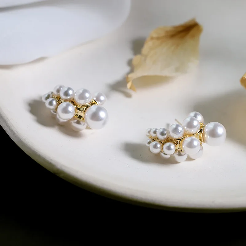Silver Needle Korean Simple Temperament Imitation Pearl Small Stud Earrings Personality Fashion Girl Women's Jewelry Accessories
Silver Needle Korean Simple Temperament Imitation Pearl Small Stud Earrings Personality Fashion Girl Women's Jewelry Accessories