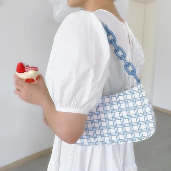 Retro lattice net red same bag 2020 new Korean canvas bag female acrylic chain single shoulder underarm bag
Retro lattice net red same bag 2020 new Korean canvas bag female acrylic chain single shoulder underarm bag