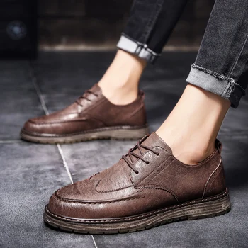 British Style Bullock Carve Men Leather Shoes Lace Up Breathable Casual Men Shoes Fashion Men Flats Shoes Oxfords Size 39-44
British Style Bullock Carve Men Leather Shoes Lace Up Breathable Casual Men Shoes Fashion Men Flats Shoes Oxfords Size 39-44