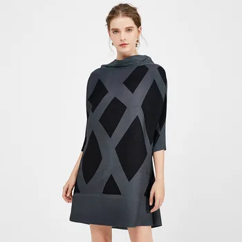 LANMREM 2020 New Spring Stand Collar Print Lattice Dress Women Vintage Loose Casual Mid-length Splice Pleated Dress Tide PD102
LANMREM 2020 New Spring Stand Collar Print Lattice Dress Women Vintage Loose Casual Mid-length Splice Pleated Dress Tide PD102