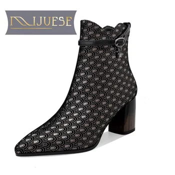 MLJUESE 2021 women Ankle boots Sheepskin Winter short plush Pointed Toe Zipper Animal Prints High heels female boots size 42
MLJUESE 2021 women Ankle boots Sheepskin Winter short plush Pointed Toe Zipper Animal Prints High heels female boots size 42