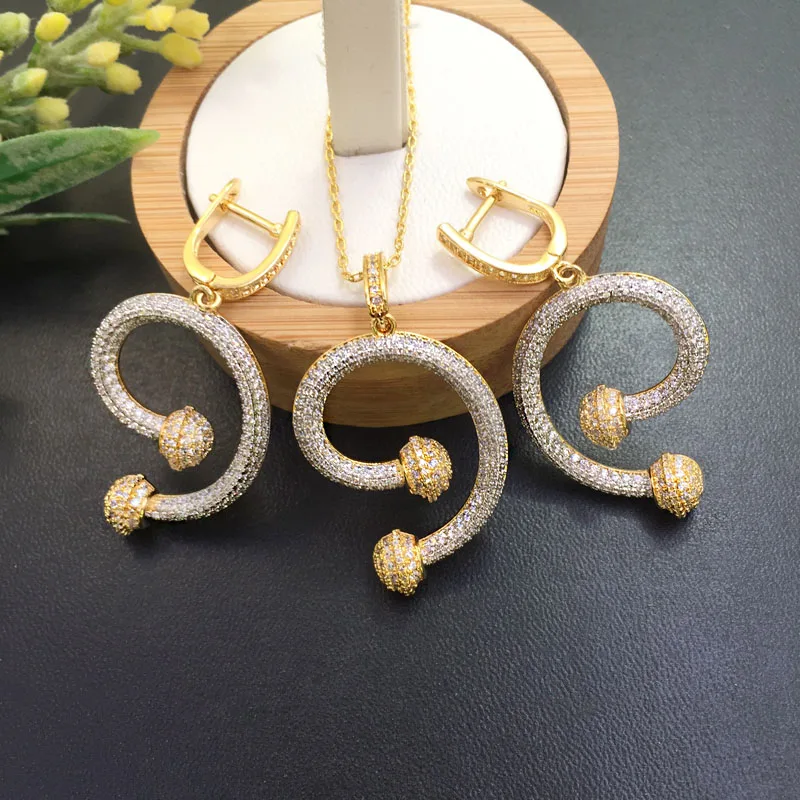 Lanyika Jewelry Simpleness Shape Of The Letters Micro inlay Necklace with Earrings for Banquet Luxury Best Gift
Lanyika Jewelry Simpleness Shape Of The Letters Micro inlay Necklace with Earrings for Banquet Luxury Best Gift