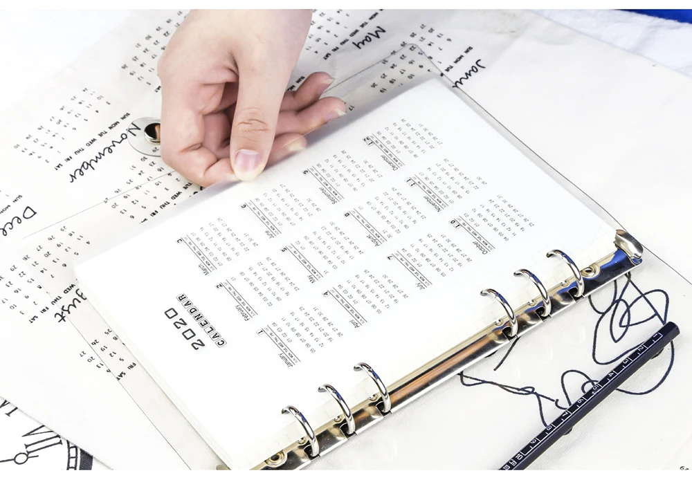 1 Pcs 2020 A5 A6 Loose Leaf Calendar PP Binder Notebook Index Divider Planner Fax Inner Clip Sheet Binder Category
1 Pcs 2020 A5 A6 Loose Leaf Calendar PP Binder Notebook Index Divider Planner Fax Inner Clip Sheet Binder Category