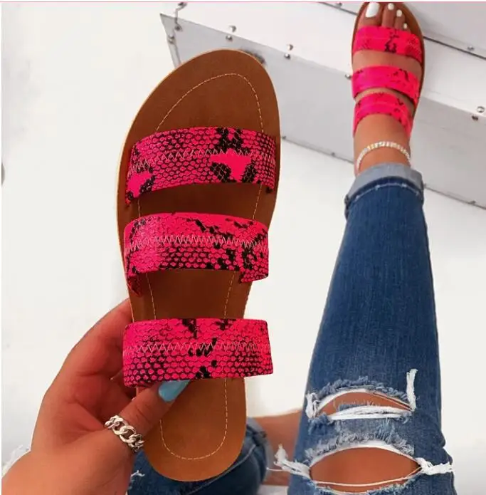 2020 summer word snake pattern slippers female plus size flat bottom sandals and slippers casual open toe hollow slippers X197
2020 summer word snake pattern slippers female plus size flat bottom sandals and slippers casual open toe hollow slippers X197