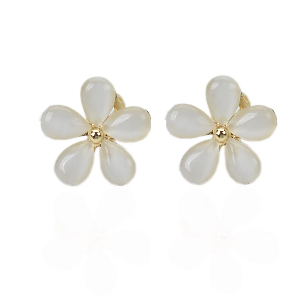 Fashion White Flower Clip Earrings Without Piercing No Ear Hole Romantic Sweet Ear Cuff Earring For Women Foral Jewelry arete
Fashion White Flower Clip Earrings Without Piercing No Ear Hole Romantic Sweet Ear Cuff Earring For Women Foral Jewelry arete