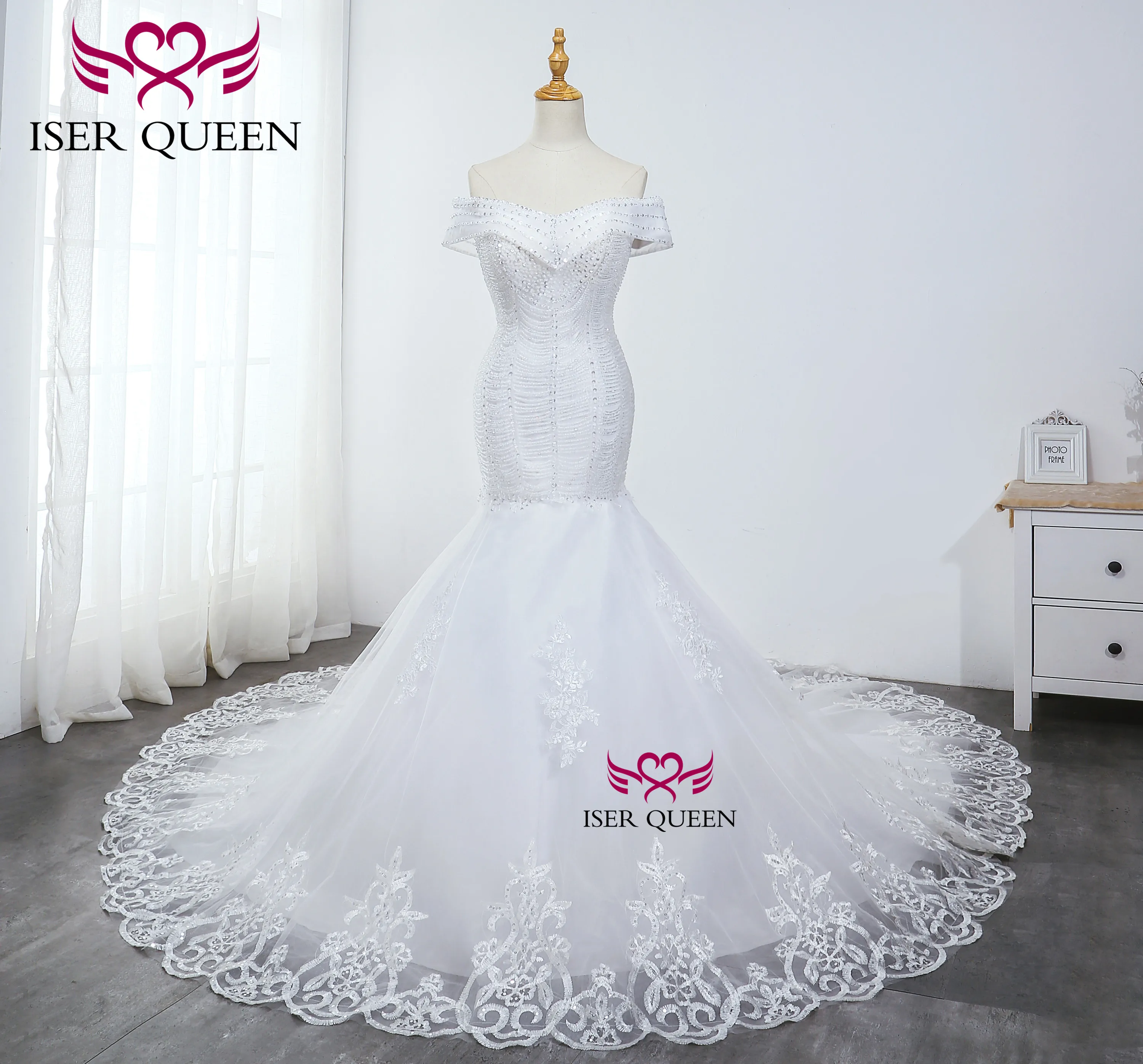 Cap Sleeves Bright Sequined Beading Mermaid Wedding Dresses with Embroidery Lace up Chapel Train Elegant Pure White WX0036
Cap Sleeves Bright Sequined Beading Mermaid Wedding Dresses with Embroidery Lace up Chapel Train Elegant Pure White WX0036