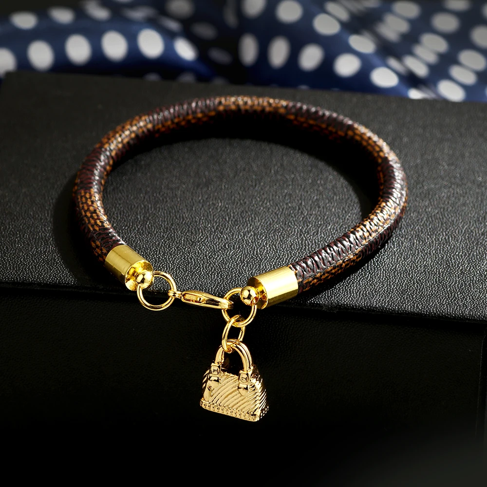 Brand Lock Pendants Chain Link Charm Man Women Bracelets OL Jewelry Vintage Sporty Leather Bracelets
Brand Lock Pendants Chain Link Charm Man Women Bracelets OL Jewelry Vintage Sporty Leather Bracelets