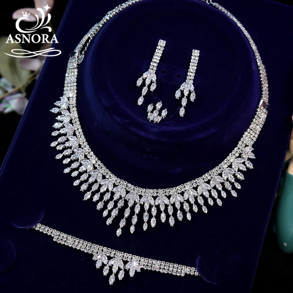 ASNORA Cubic Zirconia 4 Piece Bracelet and Ring Classic Wedding Jewelry Set Shiny Bridal Party Jewelry Accessories X0074
ASNORA Cubic Zirconia 4 Piece Bracelet and Ring Classic Wedding Jewelry Set Shiny Bridal Party Jewelry Accessories X0074