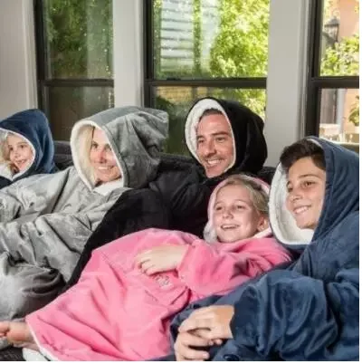 Winter Fleece Blanket With Sleeves Outdoor Hooded Sweatshirt For Audlt Children Pocket Blankets Warm Soft Hoodie Robe Bathrobe
Winter Fleece Blanket With Sleeves Outdoor Hooded Sweatshirt For Audlt Children Pocket Blankets Warm Soft Hoodie Robe Bathrobe