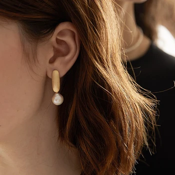 New Fashion Design Elegant Pearl Ball Stud Earrings For Women Korean Cute Wedding Boucle For Female Jewelry
New Fashion Design Elegant Pearl Ball Stud Earrings For Women Korean Cute Wedding Boucle For Female Jewelry