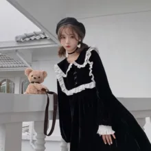 Lolita Otoño Invierno vestido nuevo japonés chica oscura oreja de madera alta cintura era fino cuello de muñeca estudiante pequeño vestido negro(China)