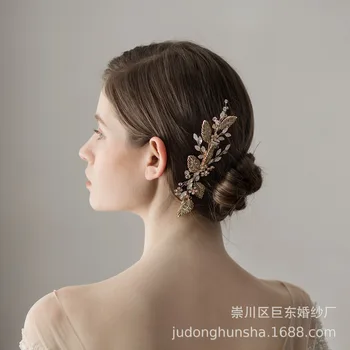 Gold Bridal Hair Comb Wedding Hair Headpiece Crystal Hair Barrette Bride Hair Pins Hair Jewelry 
Gold Bridal Hair Comb Wedding Hair Headpiece Crystal Hair Barrette Bride Hair Pins Hair Jewelry