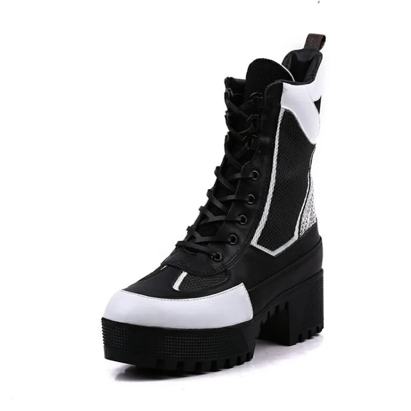 New Punk Leather Ankle Boots Women Lace Up Round Toe Short Booties Roman Botas Mujer Chuny Heel Platform Riding Boots Women 2019
New Punk Leather Ankle Boots Women Lace Up Round Toe Short Booties Roman Botas Mujer Chuny Heel Platform Riding Boots Women 2019