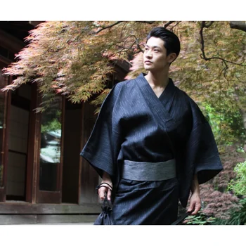 Summer and autumn men's bathrobe, pajamas, kimono series, casual Korean style trend, men's breathable bathrobe and kimono
Summer and autumn men's bathrobe, pajamas, kimono series, casual Korean style trend, men's breathable bathrobe and kimono