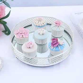 Wedding high grade ornaments cosmetics storage tray iron fruit tray baking products circular cake tray
Wedding high grade ornaments cosmetics storage tray iron fruit tray baking products circular cake tray