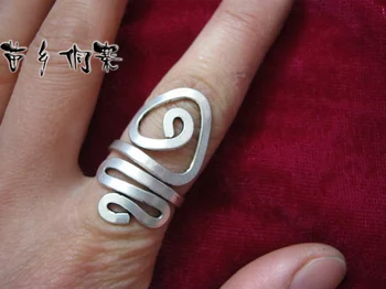 

GUIZHOU MIAO SILVER JEWELRY ETHNIC STYLE HANDMADE MIAO SILVER FEMALE RING AROUND HANDMADE ORIGINAL