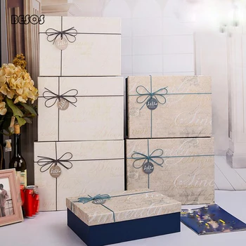Retro Rectangular Gift Box White Beige Box Lid Blue Gray Box Bottom Alphabet New Year Party Scarf Hat Shirt Paper Gift Box B302D
Retro Rectangular Gift Box White Beige Box Lid Blue Gray Box Bottom Alphabet New Year Party Scarf Hat Shirt Paper Gift Box B302D