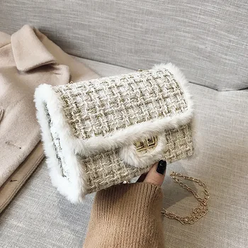 Winter plush suiting small square bag with one shoulder and oblique span fashion lock catch bag
Winter plush suiting small square bag with one shoulder and oblique span fashion lock catch bag