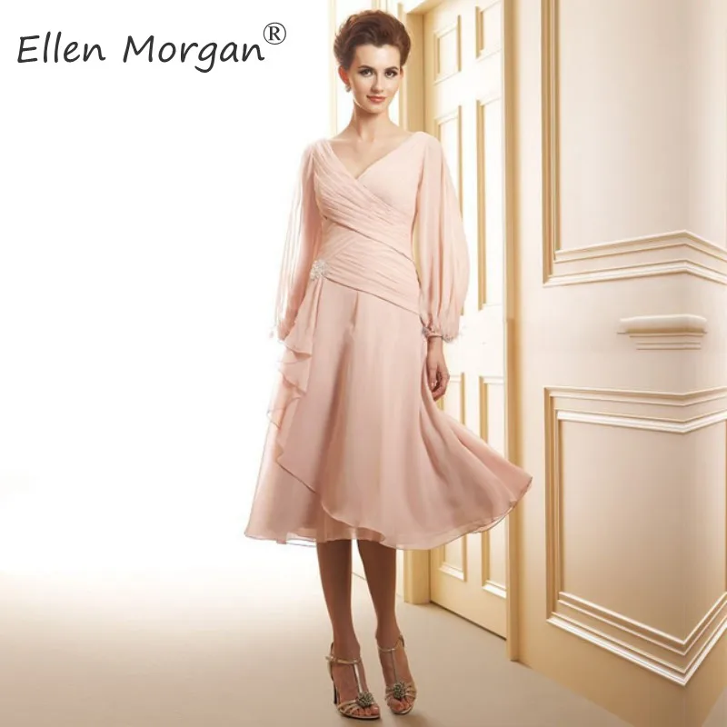 Simple Chiffon Short Mother of the Bride Groom Dresses Chiffon V Neck Long Sleeves Pleated Knee Length Wedding Party Gowns 2019
Simple Chiffon Short Mother of the Bride Groom Dresses Chiffon V Neck Long Sleeves Pleated Knee Length Wedding Party Gowns 2019