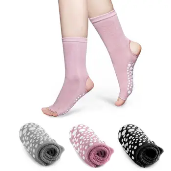 3 pairs Five-Toes Silicone Non-slip Yoga Socks Open Toe Heel Yoga Sock Sneaker Cotton Absorb Sweat Bottom Rubber Anti-Slip Socks
3 pairs Five-Toes Silicone Non-slip Yoga Socks Open Toe Heel Yoga Sock Sneaker Cotton Absorb Sweat Bottom Rubber Anti-Slip Socks