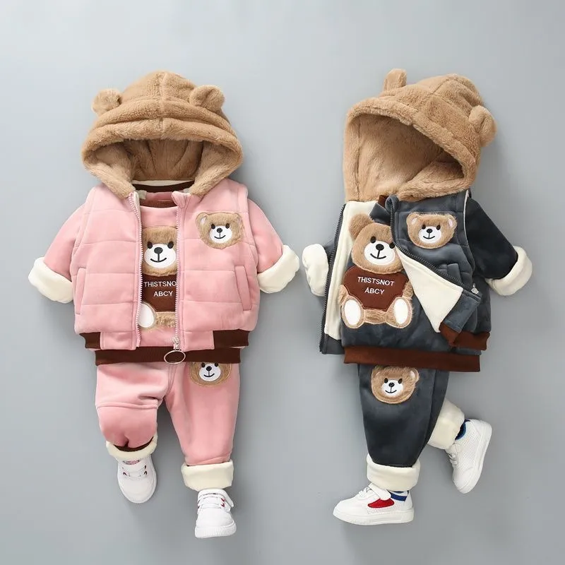 Boys Girls Warm Clothes Sets 3pcs Children Casual Cute Thick Hoodies Velvet Vest Coats Pants Tracksuits For Baby Kids Suits 4Y
Boys Girls Warm Clothes Sets 3pcs Children Casual Cute Thick Hoodies Velvet Vest Coats Pants Tracksuits For Baby Kids Suits 4Y