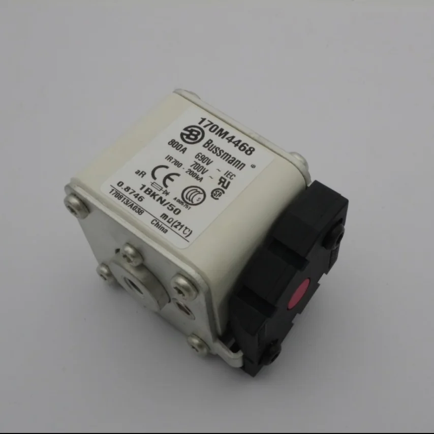 Electric Fuse Type 170M4468 800A 690V Bussmann fuse for short circuit protection
Electric Fuse Type 170M4468 800A 690V Bussmann fuse for short circuit protection